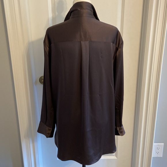 Gorgeous Babaton Sable Button-Up Blouse in Rich Mocha Brown. Size Medium. NWT - Picture 3 of 11